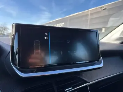 Photo 38 Peugeot 208  100 S&S BVM6