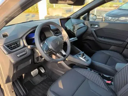 Photo 26 Renault Captur  E-Tech full hybrid 160 ch