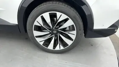 Photo 8 Renault Rafale  E-Tech full hybrid 200