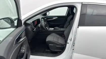 Photo 11 Renault Rafale  E-Tech full hybrid 200