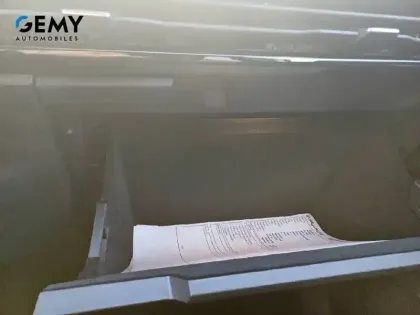 Photo 17 Renault Rafale  E-Tech full hybrid 200