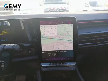 Photo 15 Renault Rafale  E-Tech full hybrid 200