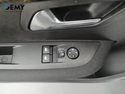 Photo 30 Peugeot 208  BlueHDi 100 S&S BVM6