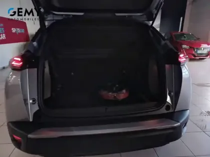 Photo 5 Peugeot 2008  Electrique 54 kWh 156 ch