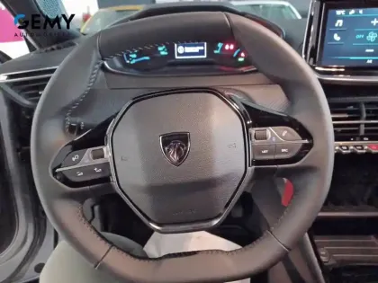 Photo 12 Peugeot 2008  Electrique 54 kWh 156 ch