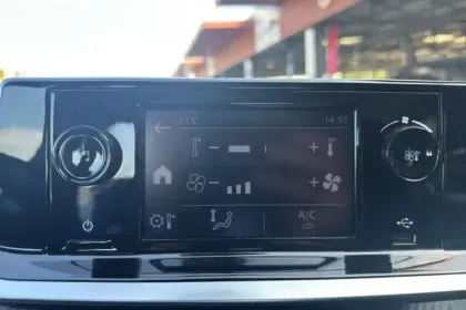 Photo 72 Peugeot 208  PureTech 75 S&S BVM5