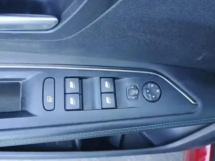 Photo 19 Peugeot 3008  PureTech 130ch S&S BVM6 Allure Pack