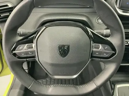 Photo 18 Peugeot 208  PureTech 100 S&S BVM6 Active