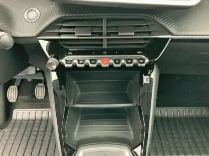 Photo 12 Peugeot 208  PureTech 100 S&S BVM6 Active