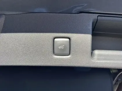 Photo 15 Ford Kuga 2.5 Duratec 180ch Hybrid FlexiFuel Active X Powershift