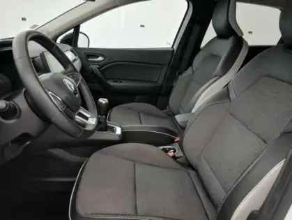 Photo 13 Renault Captur TCe 140 - 21 Intens