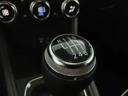 Photo 22 Renault Captur TCe 140 - 21 Intens