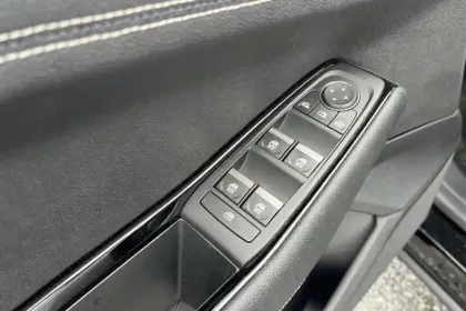 Photo 15 Renault Austral E-Tech hybrid 200 Techno