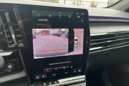 Photo 22 Renault Austral E-Tech hybrid 200 Techno