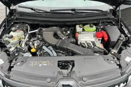 Photo 14 Renault Austral E-Tech hybrid 200 Techno