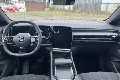 Photo 8 Renault Austral E-Tech hybrid 200 Techno