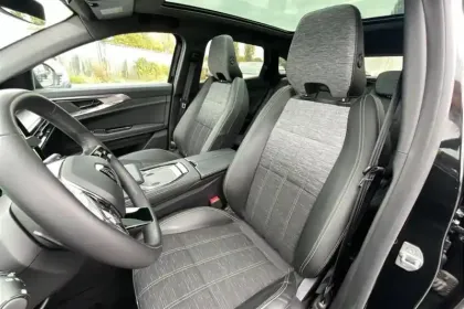 Photo 24 Renault Austral E-Tech hybrid 200 Techno