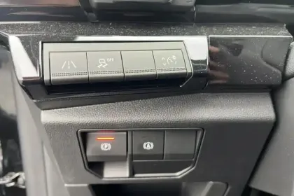 Photo 16 Renault Austral E-Tech hybrid 200 Techno