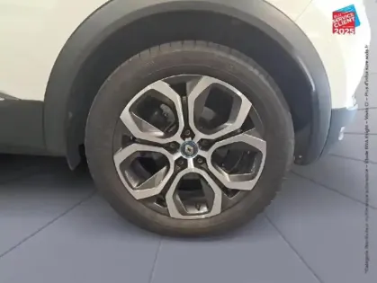 Photo 9 Renault Captur  1.6 E-Tech hybride rechargeable 160ch Intens -21 GPS Camera