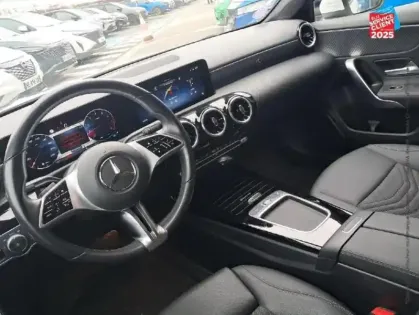 Photo 14 Mercedes Classe A  180 136ch Progressive Line 7G-DCT GPS Camera