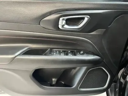 Photo 13 Jeep Compass  1.3 Turbo T4 240ch PHEV 4xe Trailhawk AT6 eAWD