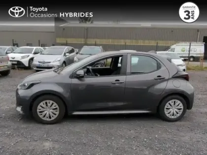 Photo 2 Toyota Yaris  116h Dynamic Business 5p + Programme Beyond Zero Academy MY22