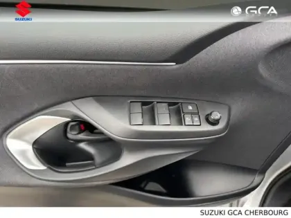 Photo 11 Toyota Yaris  116h Dynamic 5p MC24