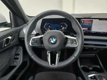 Photo 12 BMW Serie 1 Série 1 120A 170ch M Sport DKG7