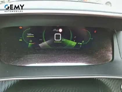 Photo 49 Peugeot 2008  PureTech 130 S&S BVM6