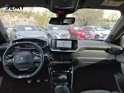 Photo 26 Peugeot 2008  PureTech 130 S&S BVM6