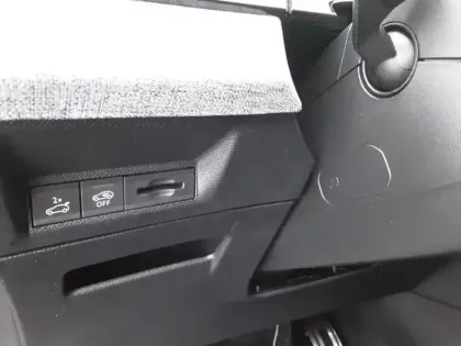 Photo 20 Peugeot 5008  Hybrid 145 e-DCS6