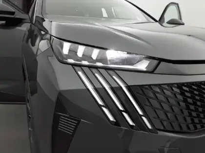 Photo 15 Peugeot 5008  Hybrid 145 e-DCS6