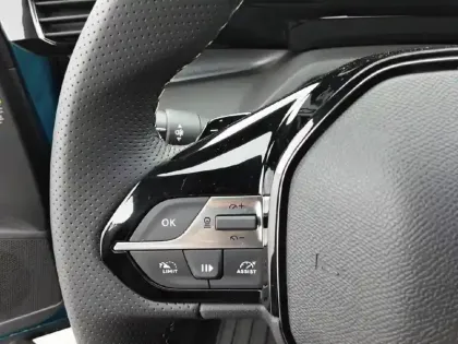 Photo 52 Peugeot 408  Hybrid 145 e-DCS6