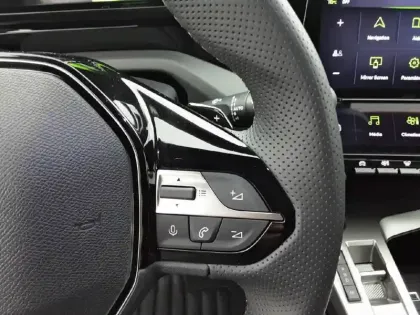 Photo 53 Peugeot 408  Hybrid 145 e-DCS6