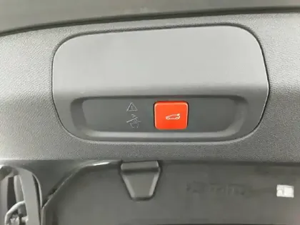 Photo 14 Peugeot 408  Hybrid 145 e-DCS6