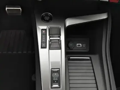 Photo 44 Peugeot 408  Hybrid 145 e-DCS6