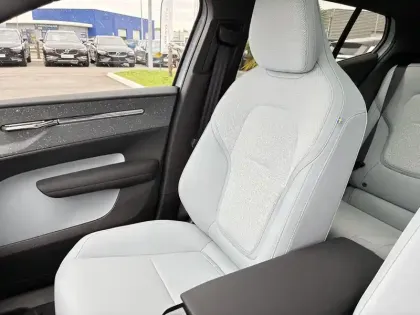 Photo 48 Volvo Ex30  Single Extended Range 272 ch 1EDT