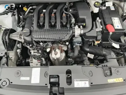 Photo 11 Peugeot 208  PureTech 75 S&S BVM5