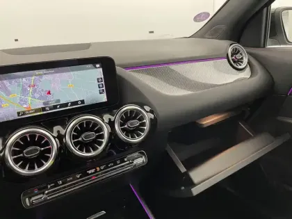 Photo 27 Mercedes GLA  250 e 8G-DCT