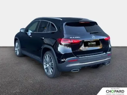 Photo 39 Mercedes GLA  250 e 8G-DCT