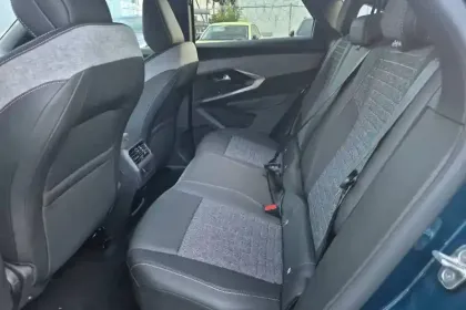 Photo 39 Peugeot 3008  Electrique 210 ch 73 kWh