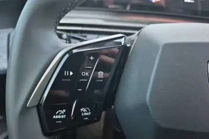 Photo 10 Peugeot 3008  Electrique 210 ch 73 kWh