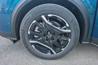 Photo 51 Peugeot 3008  Electrique 210 ch 73 kWh