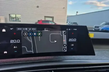 Photo 11 Peugeot 3008  Electrique 210 ch 73 kWh