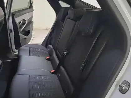 Photo 63 Peugeot 3008  Hybrid 145 e-DCS6