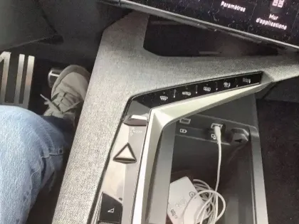 Photo 51 Peugeot 3008  Hybrid 145 e-DCS6