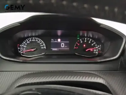 Photo 15 Peugeot 2008  PureTech 100 S&S BVM6