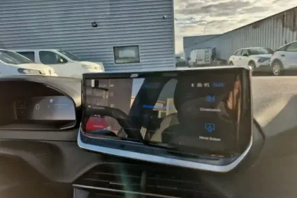 Photo 16 Peugeot 208  Hybrid 110 e-DCS6