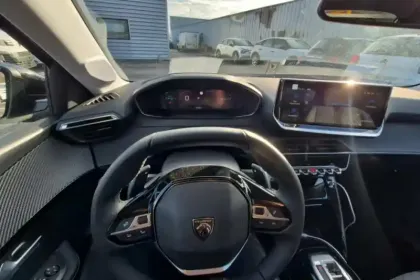 Photo 17 Peugeot 208  Hybrid 110 e-DCS6