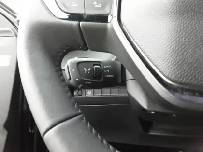 Photo 19 Peugeot 2008  Hybrid 145 e-DCS6